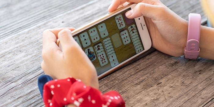 รอดไอแลนด์ต้องการที่จะให้การกระทำผิดสูงอายุใน iGaming แม้ว่าจะตอบโต้ด้วยการปฏิเสธ