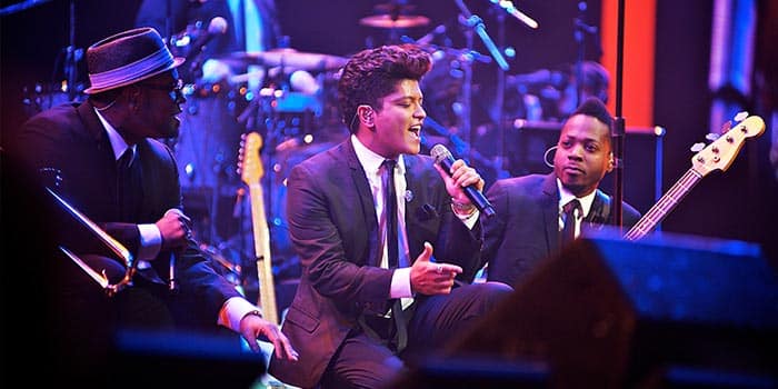 Bruno Mars เปิดเผยวันที่เมื่อเขาเข้าสู่การแสดงครั้งที่ 100 บนถนนลาสเวกัส