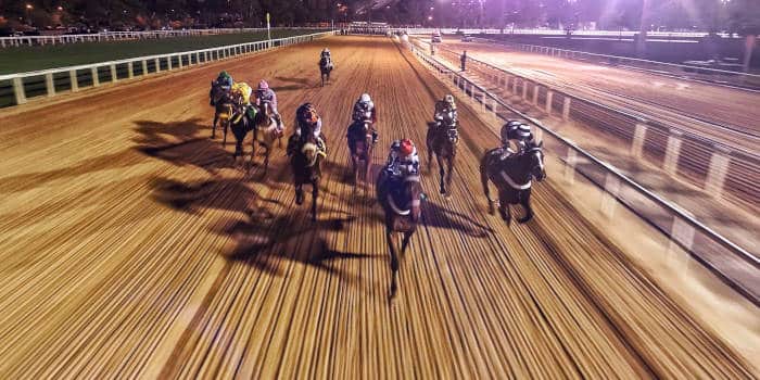 “Stake ประกาศเซ็นสัญลักษณ์นักขี่ม้าชื่อดัง Frankie Dettori เป็นนักทรรศนาโลก”