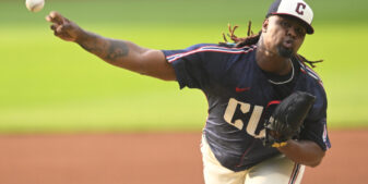นักเบสบอลของทีม Cleveland Guardians ชื่อ Luis Ortiz ต้องการให้คำสอบสวนเกี่ยวกับกิจกรรมการพนันที่ไม่ธรรมดา